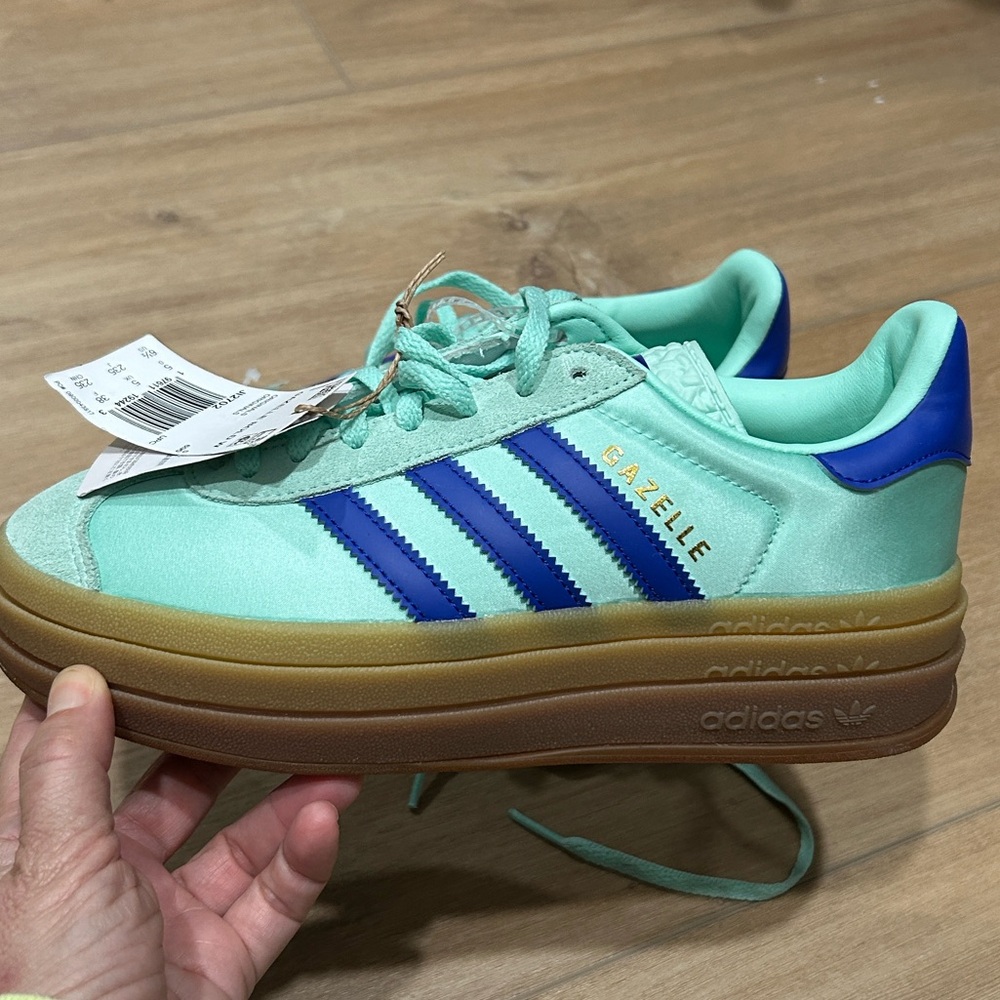 NWT - ADIDAS Gazelle Bold in Clear Mint Lucid Blue Gold Metallic - Picture 1 of 9